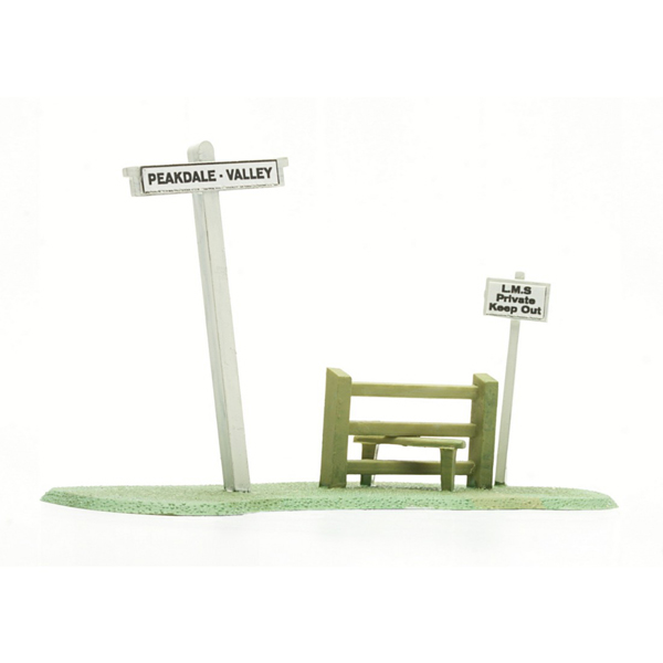 Dapol C078 Sign Post And Stile OO / HO Scale Plastic Kit
